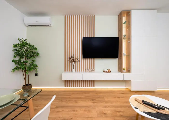 Stylish Flat With Parking For 4 Guest * 瓦爾納