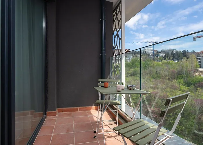 Stylish Flat With Parking For 4 Guest Апартамент