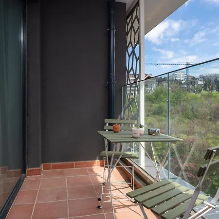 Stylish Flat With Parking For 4 Guest Апартаменти
