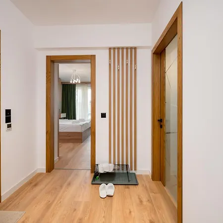 Stylish Flat With Parking For 4 Guest *