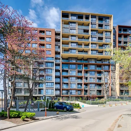 Апартаменти Stylish Flat With Parking For 4 Guest *
